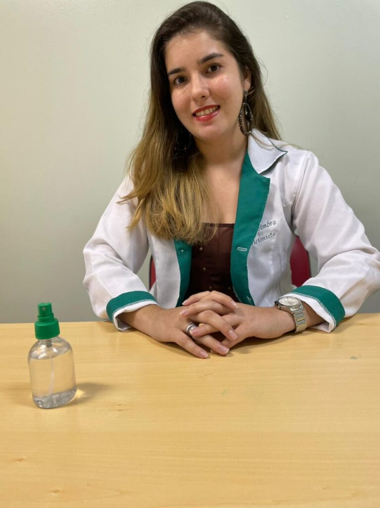 Paula Natalia Coimbra de Carvalho – nutricionista - CRM RJ - 17101093